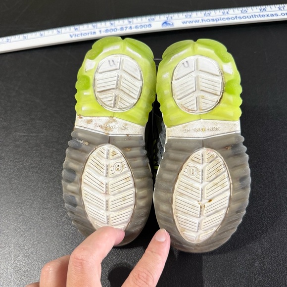 TMNT Teenage Mutant Ninja Turtles Light Up Sneakers - Picture 6 of 9